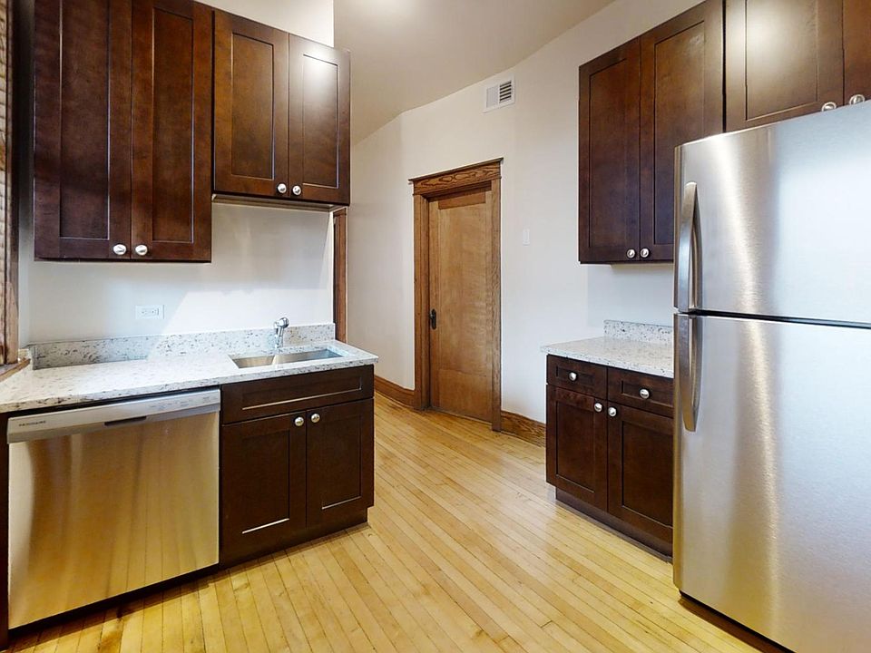 1st image of 3767 N Lakewood Ave