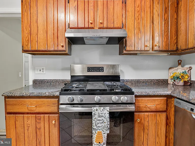 7708 Viceroy St — Photo 14