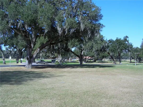 6048 Silver Oaks Dr, Zephyrhills, FL 33542