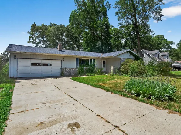 50859 Oak Tree Ln, Bristol, IN 46507