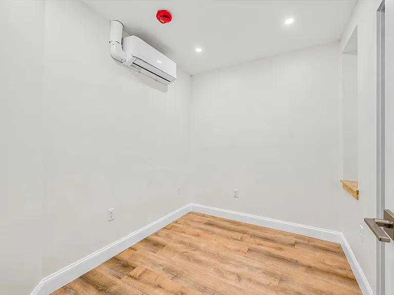 6419 Race St #B — Photo 6