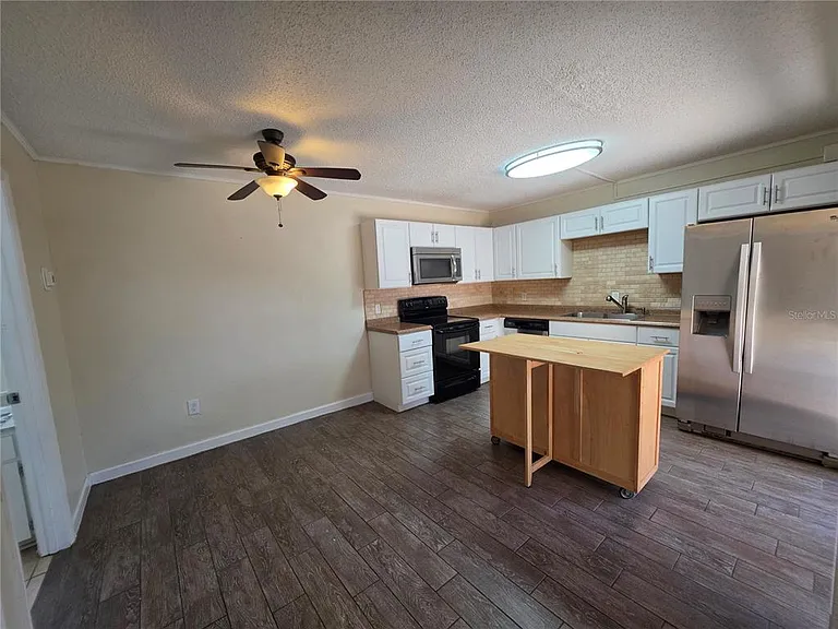 3824 Saxon Dr — Photo 4