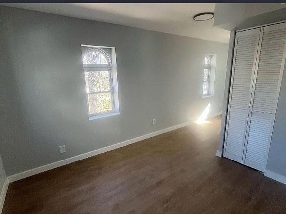 5th image of 145 Vermont Ave #3L