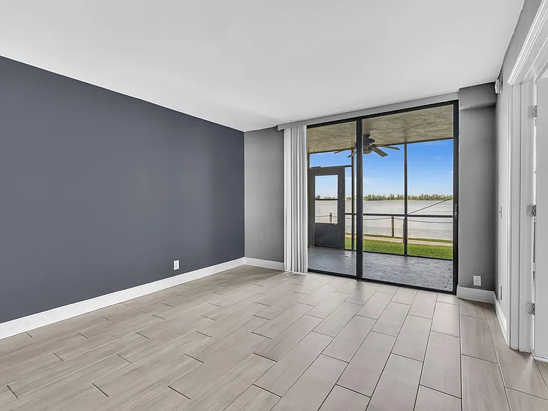 109 Lake Emerald Dr #108 — Photo 16