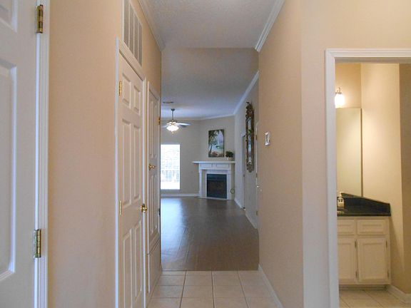 2nd image of 1328 Greenvista Ln