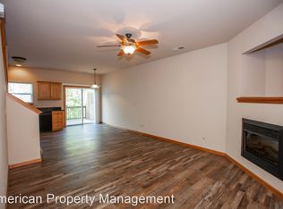 724 Oakbrook Pl, Manhattan, KS 66503