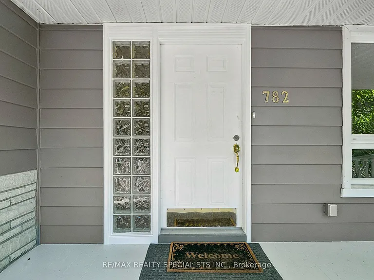 782 Hastings Ave — Photo 5