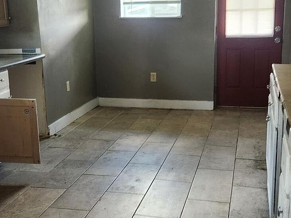 5th image of 323 Bluefield Ave