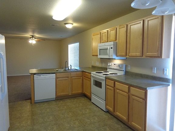 5th image of 336 S Spanish Fields Dr