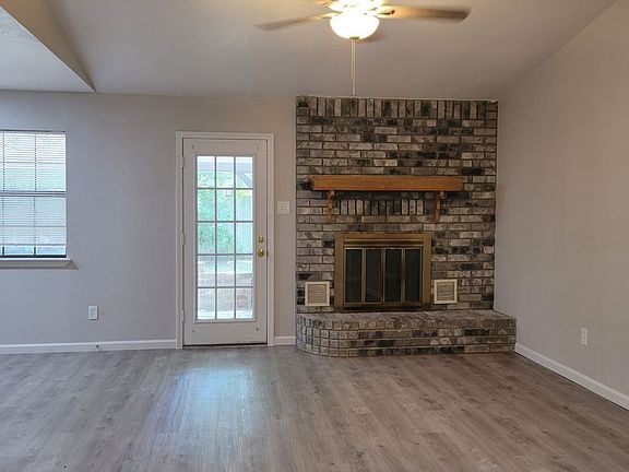 4th image of 2406 Hidden Hill Dr
