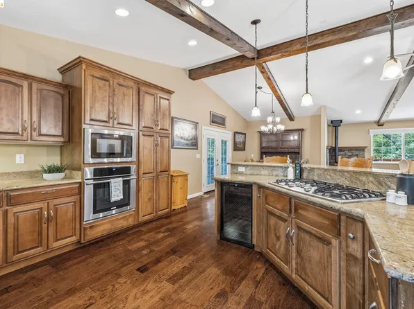 18223 Hershey Rd E, Tuolumne, CA 95379