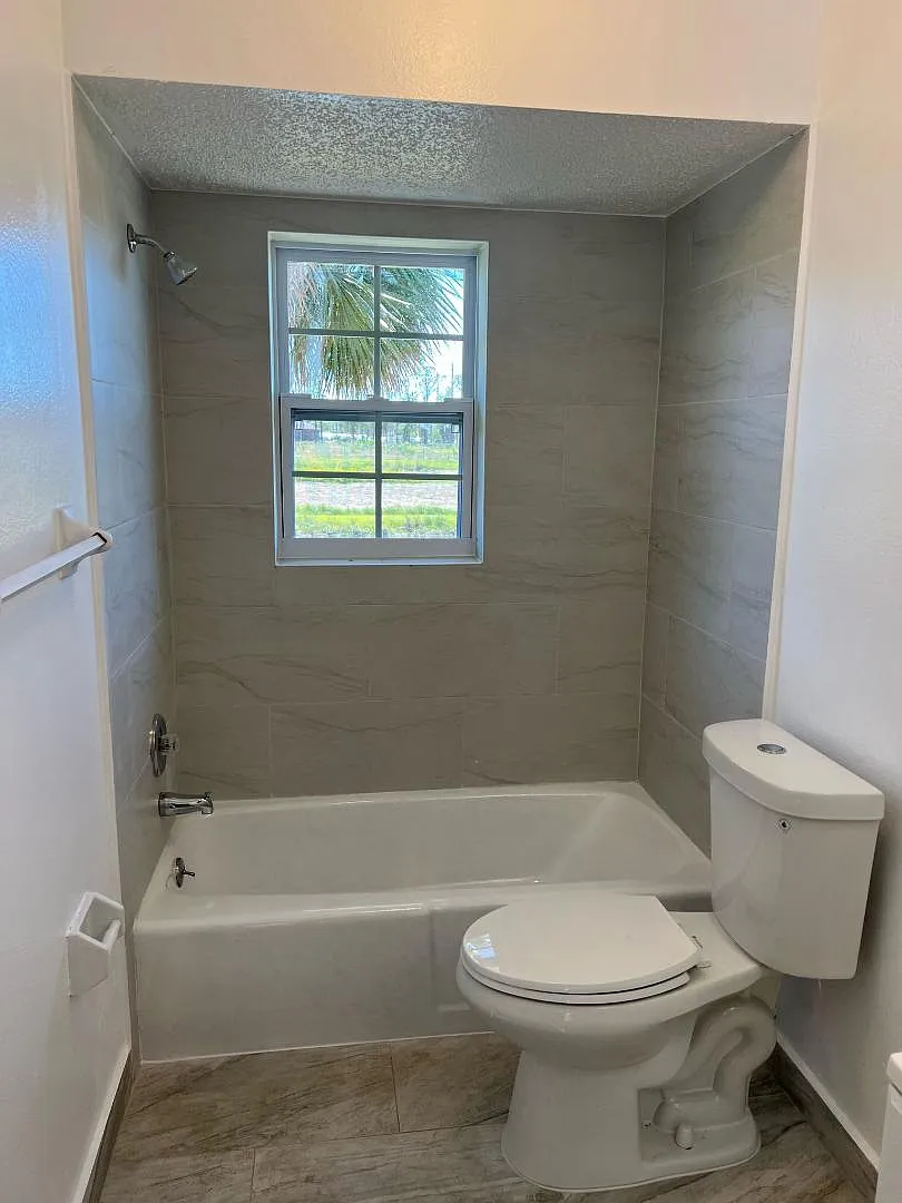 1 bed, 700 sqft, $1,200 — Photo 2