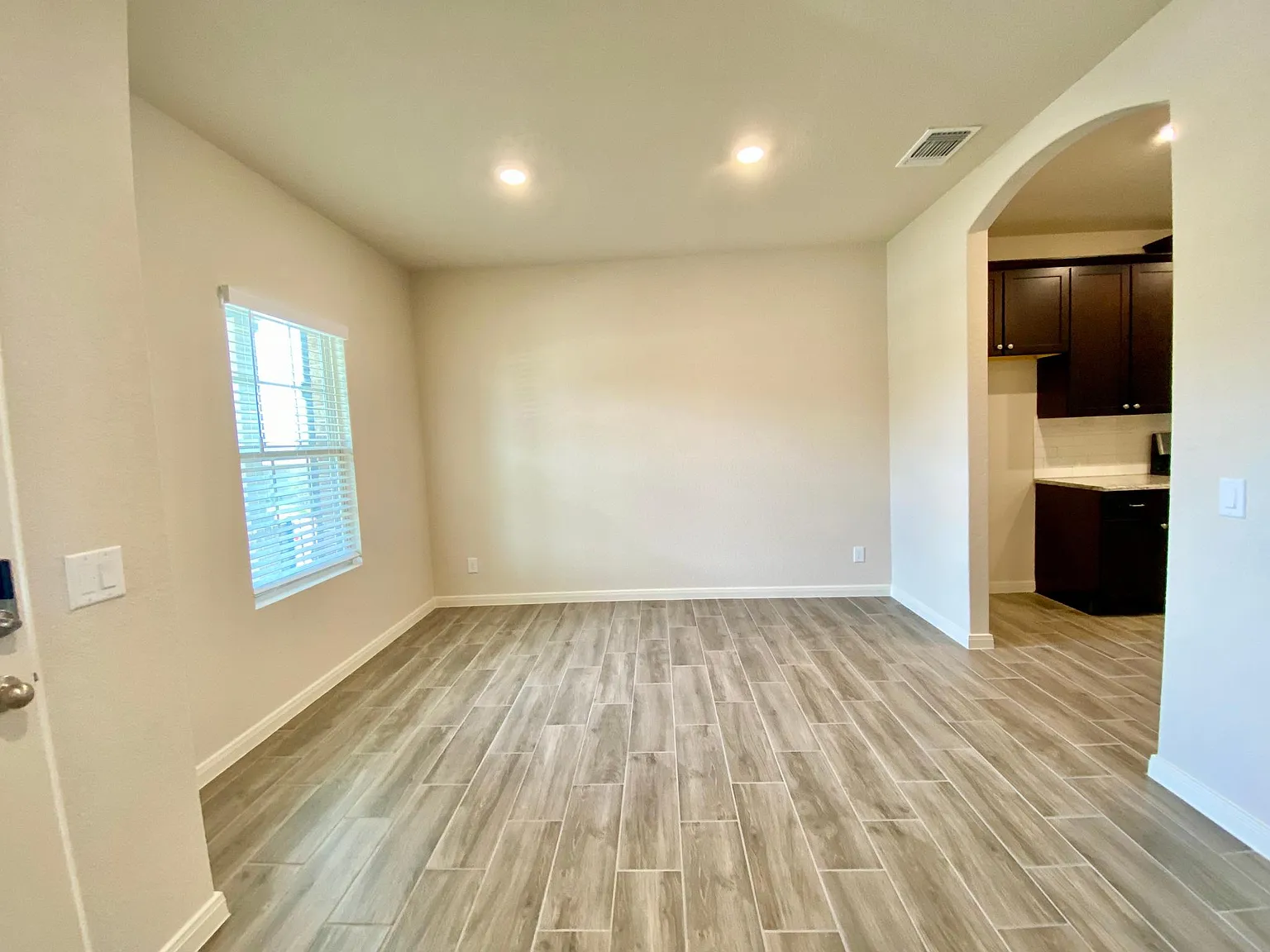 3 bed, 1751 sqft, $2,195 — Photo 3