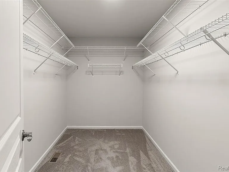 31065 Tremont Ln — Photo 33