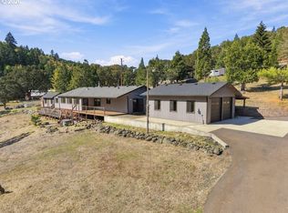 911 Jade Dr, Roseburg, OR 97471