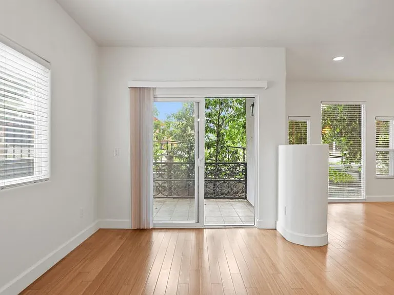 1433 Federal Ave #101 — Photo 7