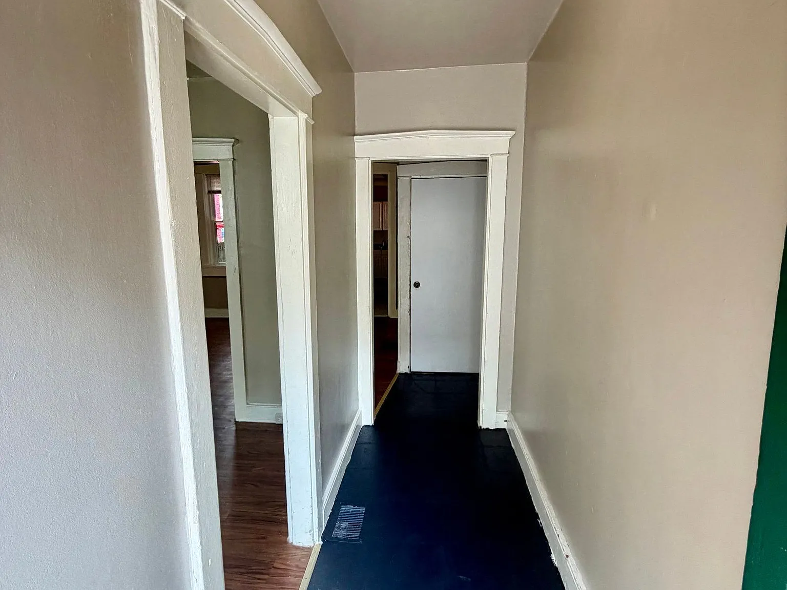 2 bed, 1.0 bath, 1168 sqft, $1,255 — Photo 2
