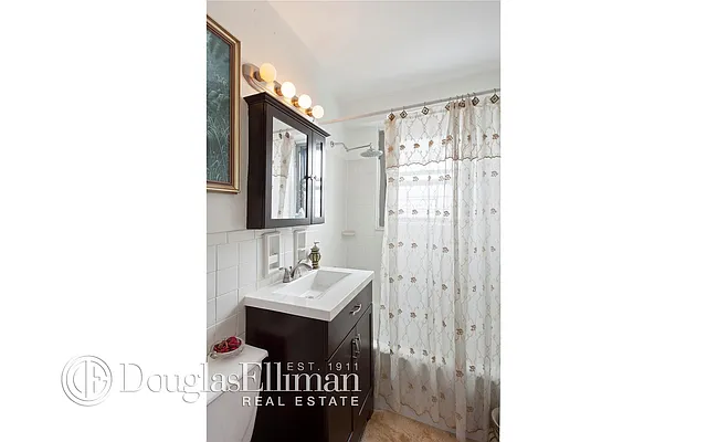 Sold by Douglas Elliman | media 20