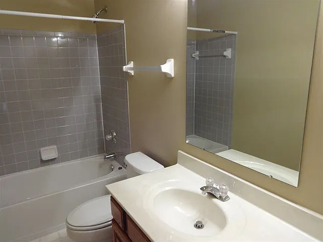 4936 Claymill Dr — Photo 12