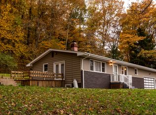 1823 Bunner Ridge Rd, Fairmont, WV 26554