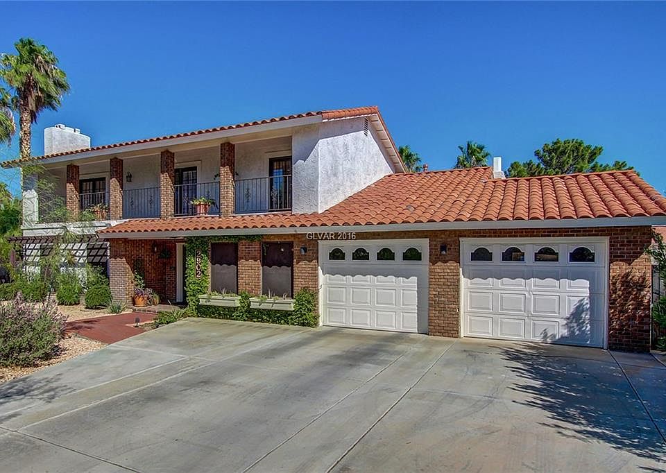 1st image of 2902 La Mesa Dr