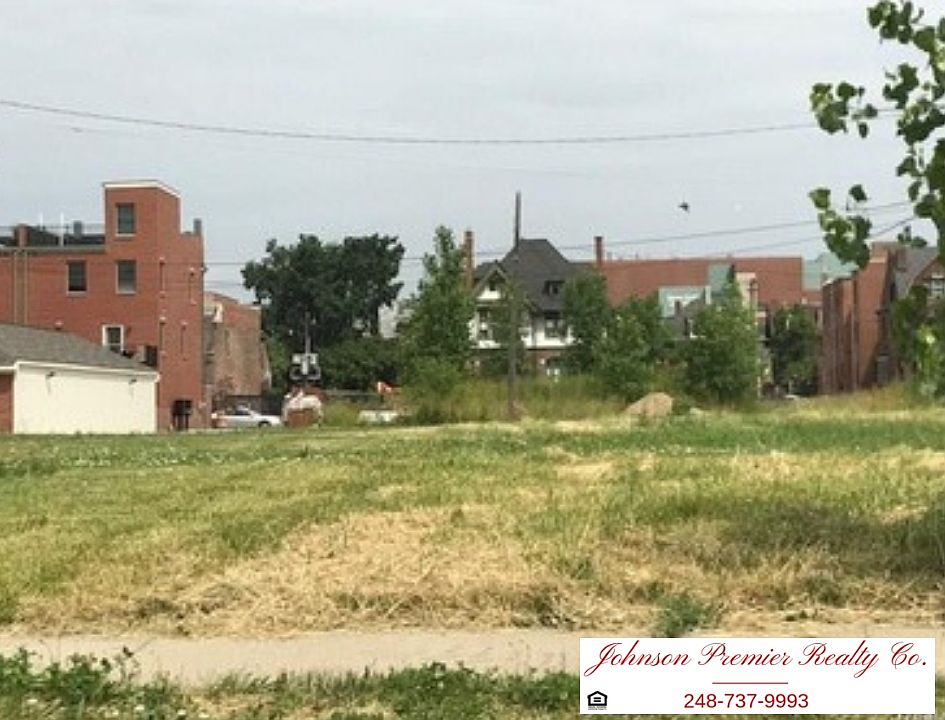 2nd image of 221 Watson St