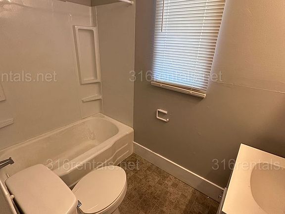5th image of 830 N Pershing Ave #834