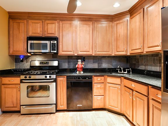 4th image of 1 Fountain Ln APT 3A