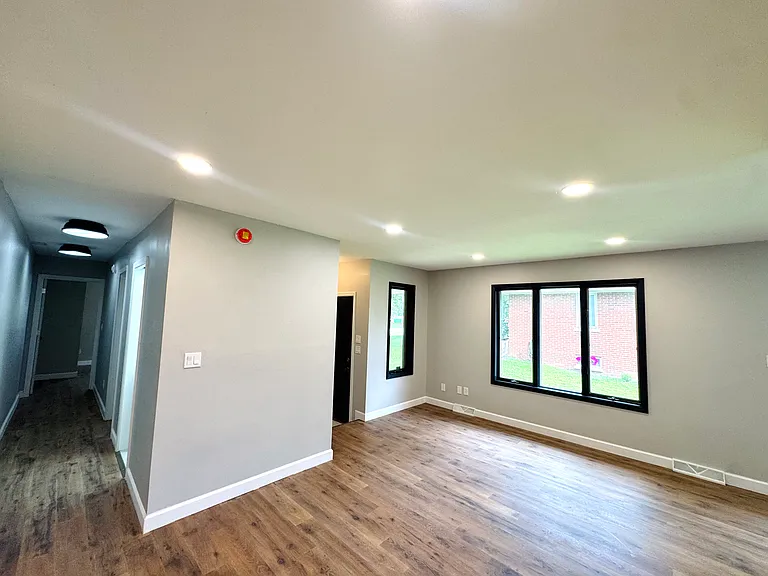 9347 Kennedy Ave — Photo 3