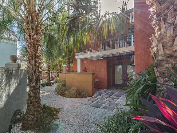 4th image of 610 1/2 W Horatio St APT 4