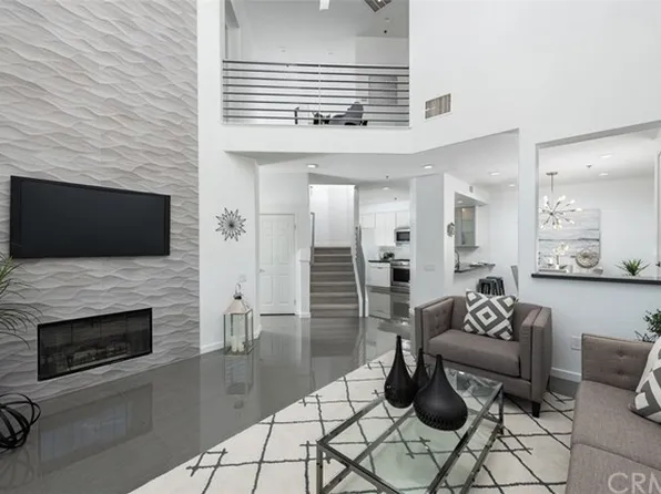 324 W Ameno Dr, Palm Springs, CA 92262