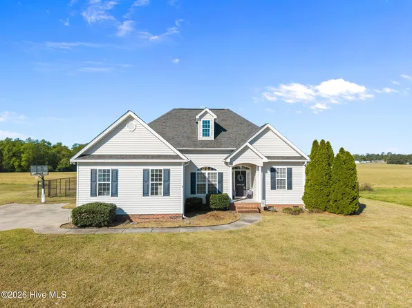 832 Treyburn Circle, Greenville, NC 27858