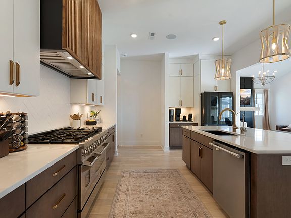 3rd image of 5747 Willoughby Way