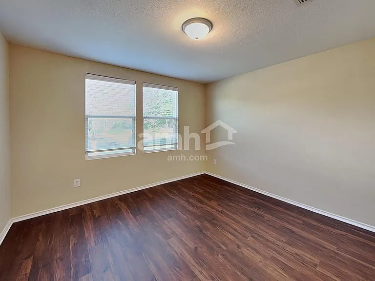 1021 Bumble Bee Dr — Photo 13