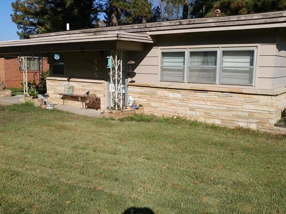 1st image of 405 E 13th St