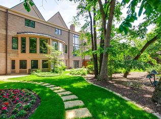 1302 Hawthorne Ln Unit 1302, Hinsdale, IL 60521