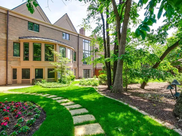 1302 Hawthorne Ln Unit 1302, Hinsdale, IL 60521