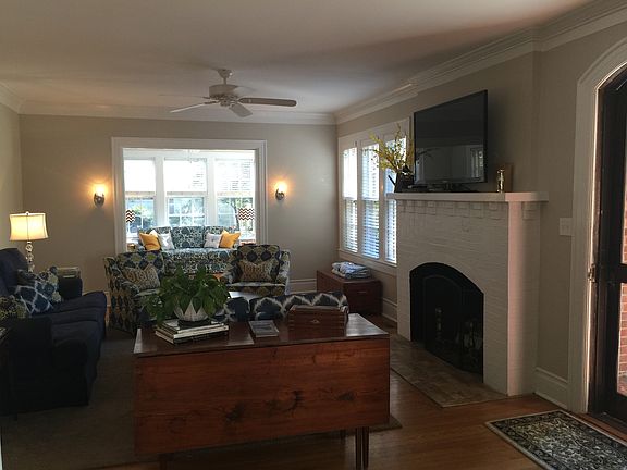 LR,SunRoom,WoodFirePl