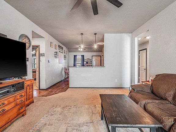 4th image of 3040 Alderwood Dr