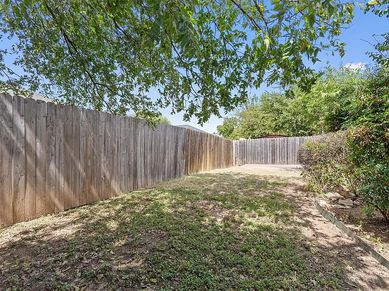 606 David Curry Dr — Photo 25