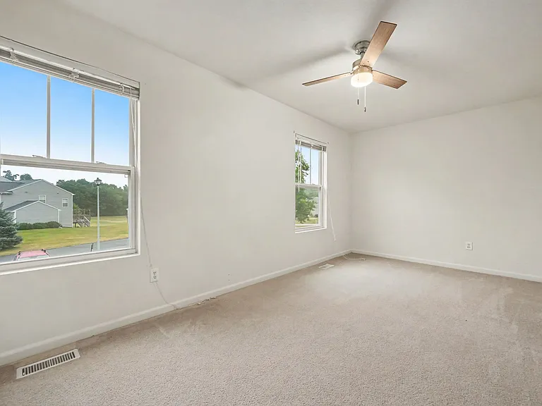 352 Laurel Wood St — Photo 10