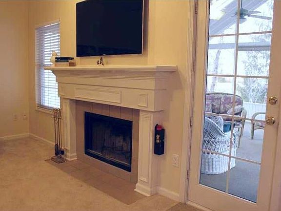 4th image of 774 Piedmont Dr