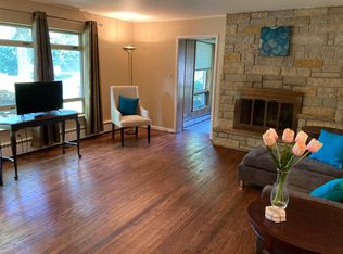 822 W 8th St, Hinsdale, IL 60521