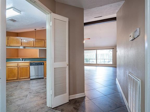 Entry to kitchen and living room.