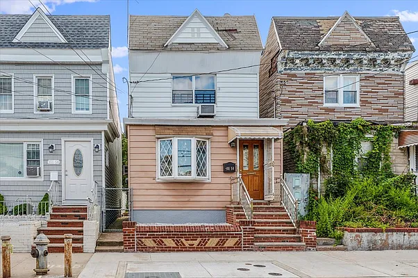 Sold by Compass | media 1