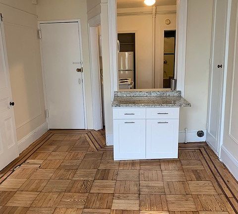 4th image of 325 Broome St #2F