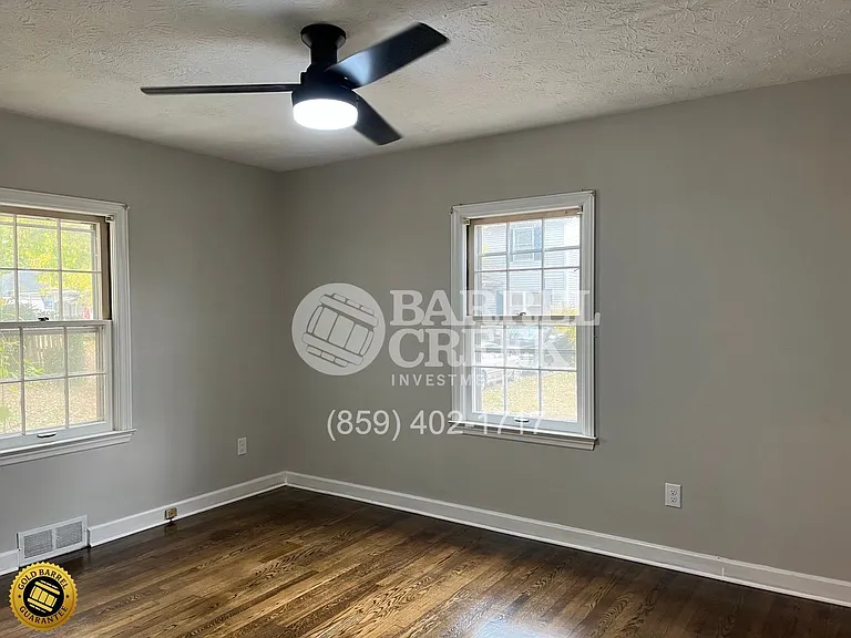 402 Logan Ave — Photo 11