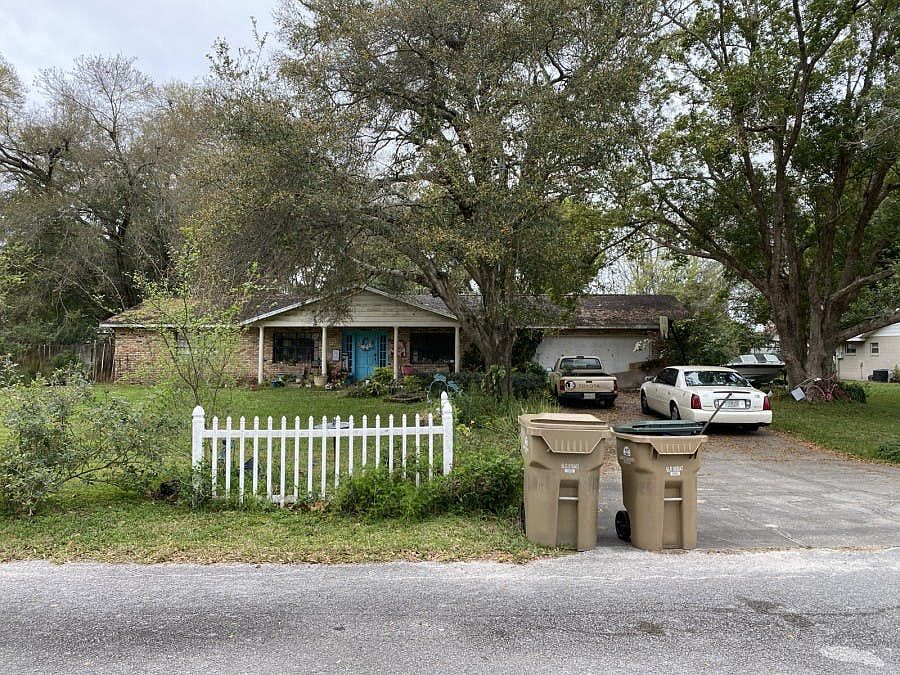 1st image of 2428 Briarwood Ln