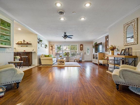 3rd image of 4112 Hayes St #4112
