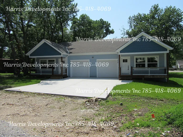 312 S Cherry St — Photo 1